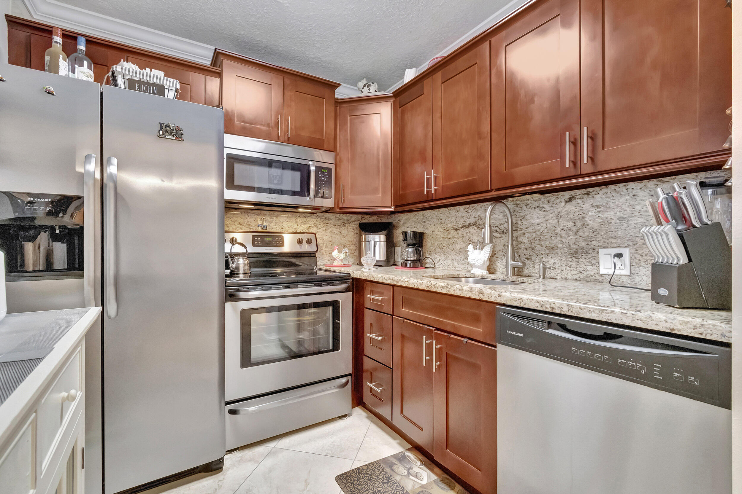 188 Suffolk F Boca Raton, FL 33434 - Photo 19 of 43 19_dsc_6013