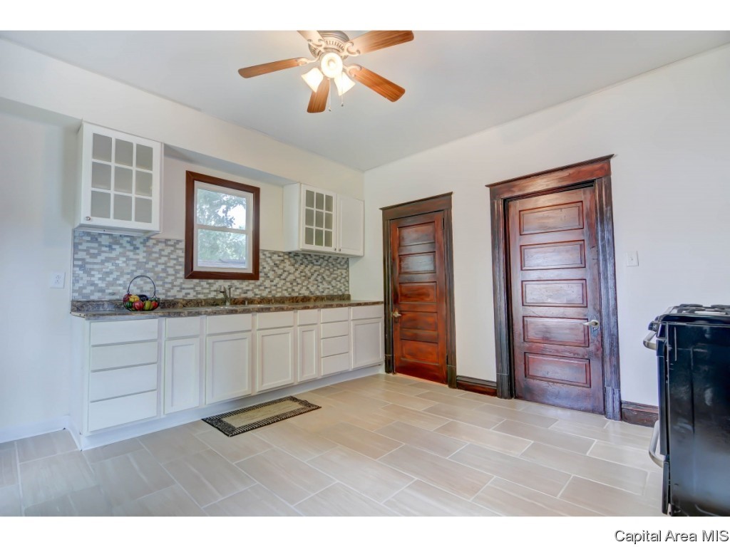 709 South 12th Street Springfield, IL 62703 - Photo 12 of 25