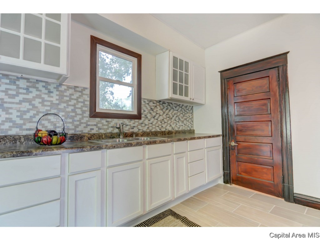 709 South 12th Street Springfield, IL 62703 - Photo 13 of 25
