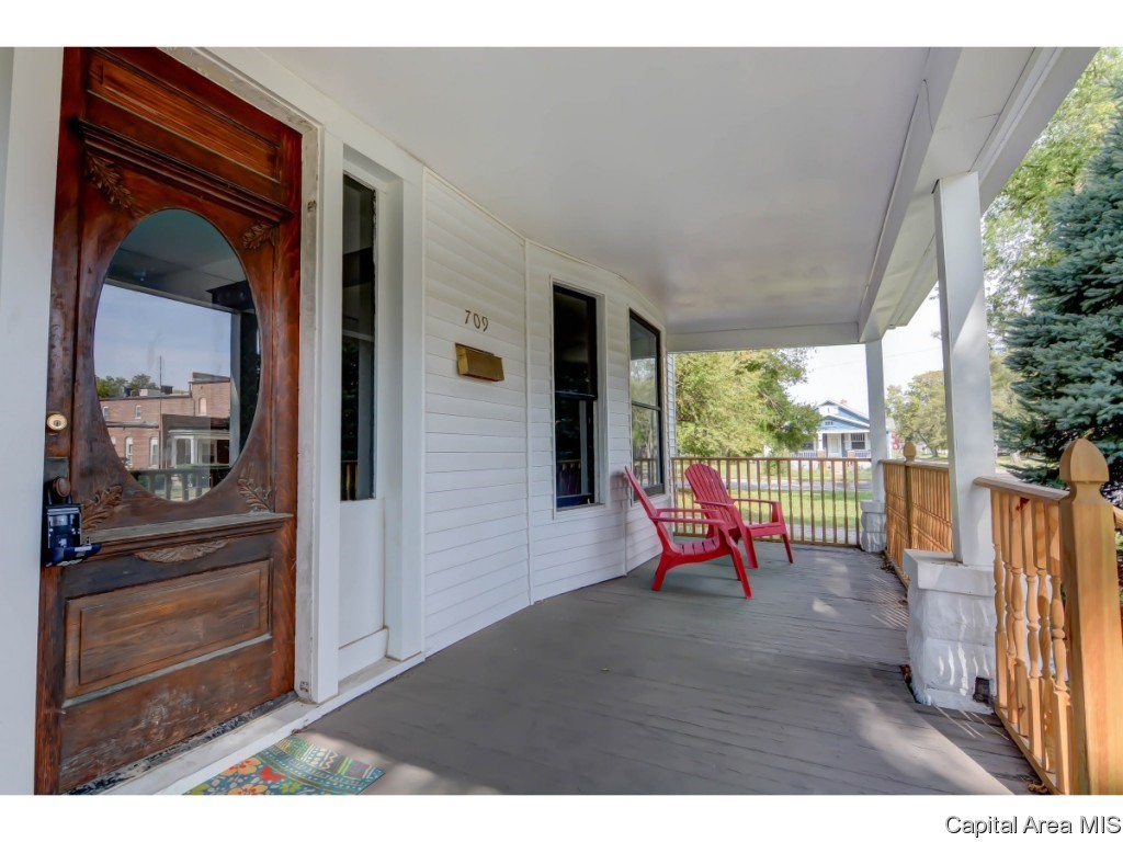 709 South 12th Street Springfield, IL 62703 - Photo 3 of 25
