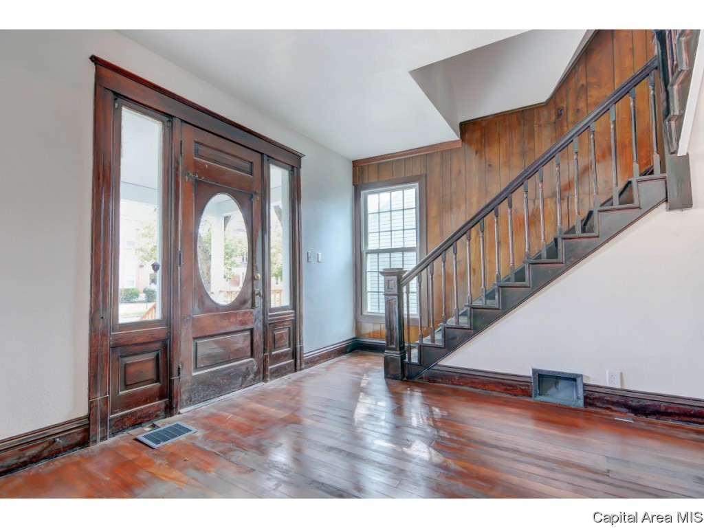 709 South 12th Street Springfield, IL 62703 - Photo 5 of 25