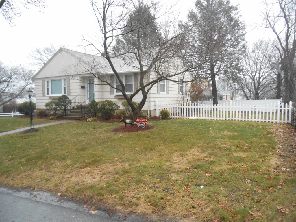 224 Colonial Road Lawrence, MA 01843 - Photo 2 of 15 Gallery Image 2