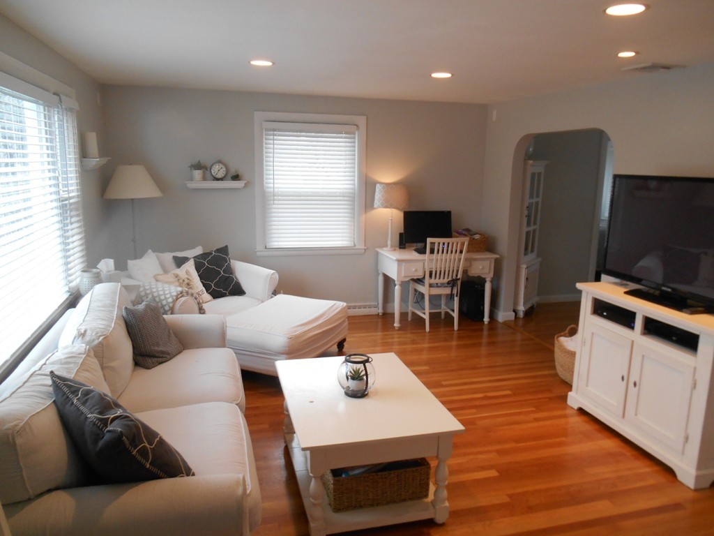 224 Colonial Road Lawrence, MA 01843 - Photo 5 of 15 Gallery Image 5