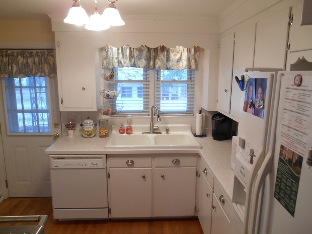224 Colonial Road Lawrence, MA 01843 - Photo 7 of 15 Gallery Image 7