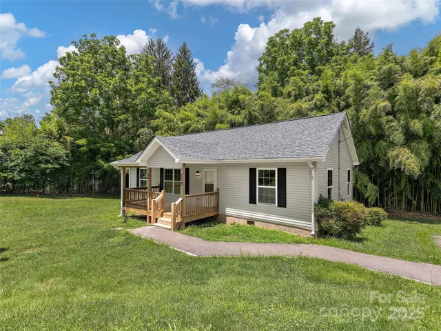 $319,000 | 19 Cedar Street, Canton, NC 28716