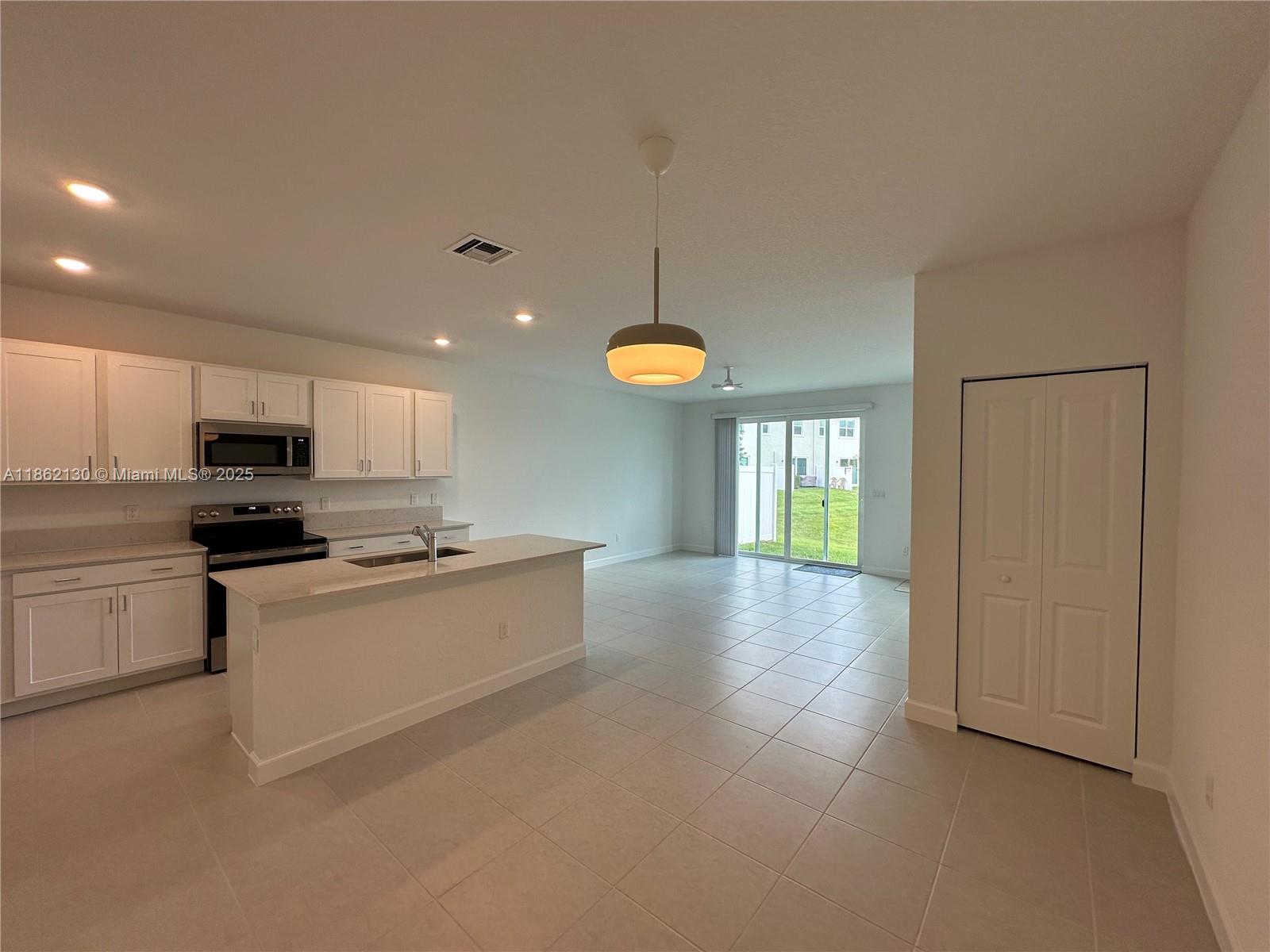 402 Southeast Crossoak Lane, Unit 402 Port St. Lucie, FL 34984 - Photo 5 of 87