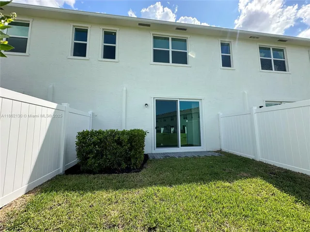 $2,350 | 402 Southeast Crossoak Lane, Unit 402, Port St. Lucie, FL 34984