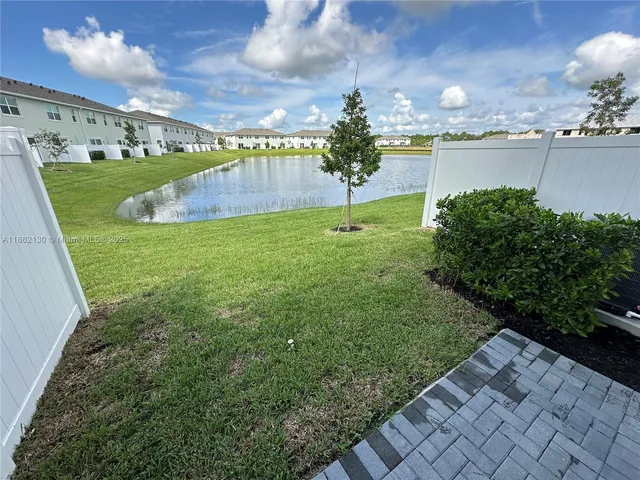 $2,350 | 402 Southeast Crossoak Lane, Unit 402, Port St. Lucie, FL 34984