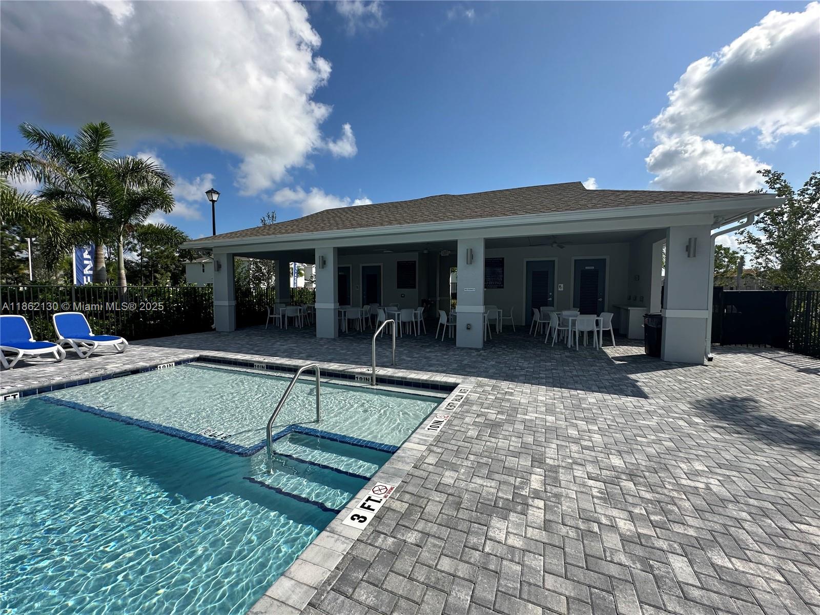 402 Southeast Crossoak Lane, Unit 402 Port St. Lucie, FL 34984 - Photo 7 of 87