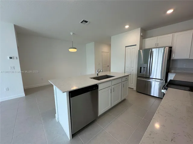 $2,350 | 402 Southeast Crossoak Lane, Unit 402, Port St. Lucie, FL 34984