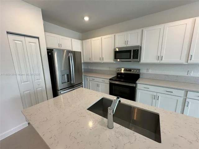 $2,350 | 402 Southeast Crossoak Lane, Unit 402, Port St. Lucie, FL 34984