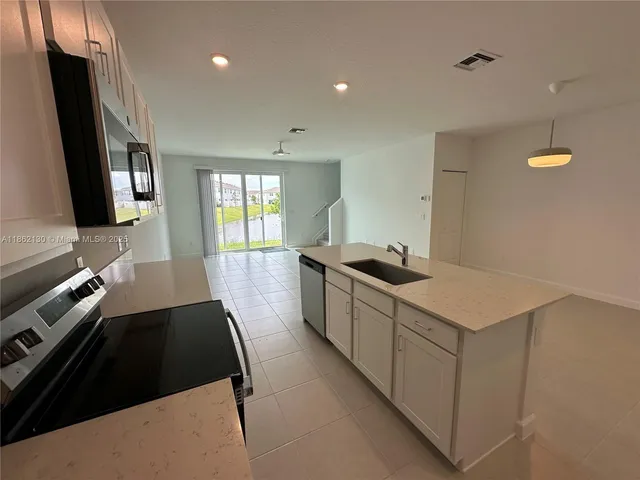 $2,350 | 402 Southeast Crossoak Lane, Unit 402, Port St. Lucie, FL 34984