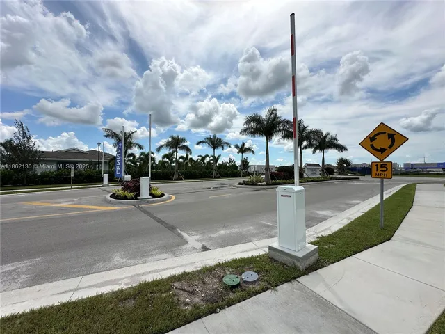 $2,350 | 402 Southeast Crossoak Lane, Unit 402, Port St. Lucie, FL 34984