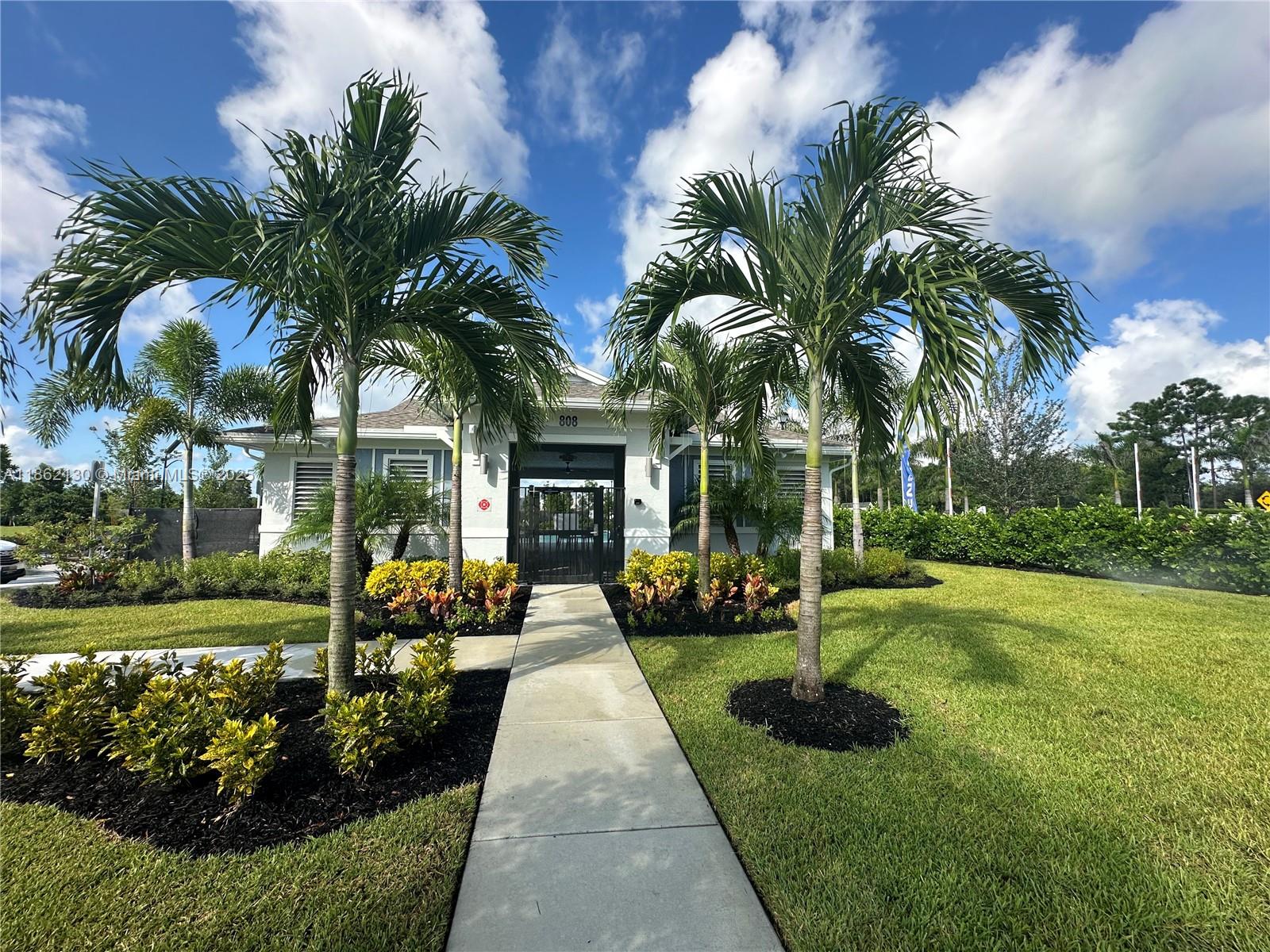 402 Southeast Crossoak Lane, Unit 402 Port St. Lucie, FL 34984 - Photo 9 of 87