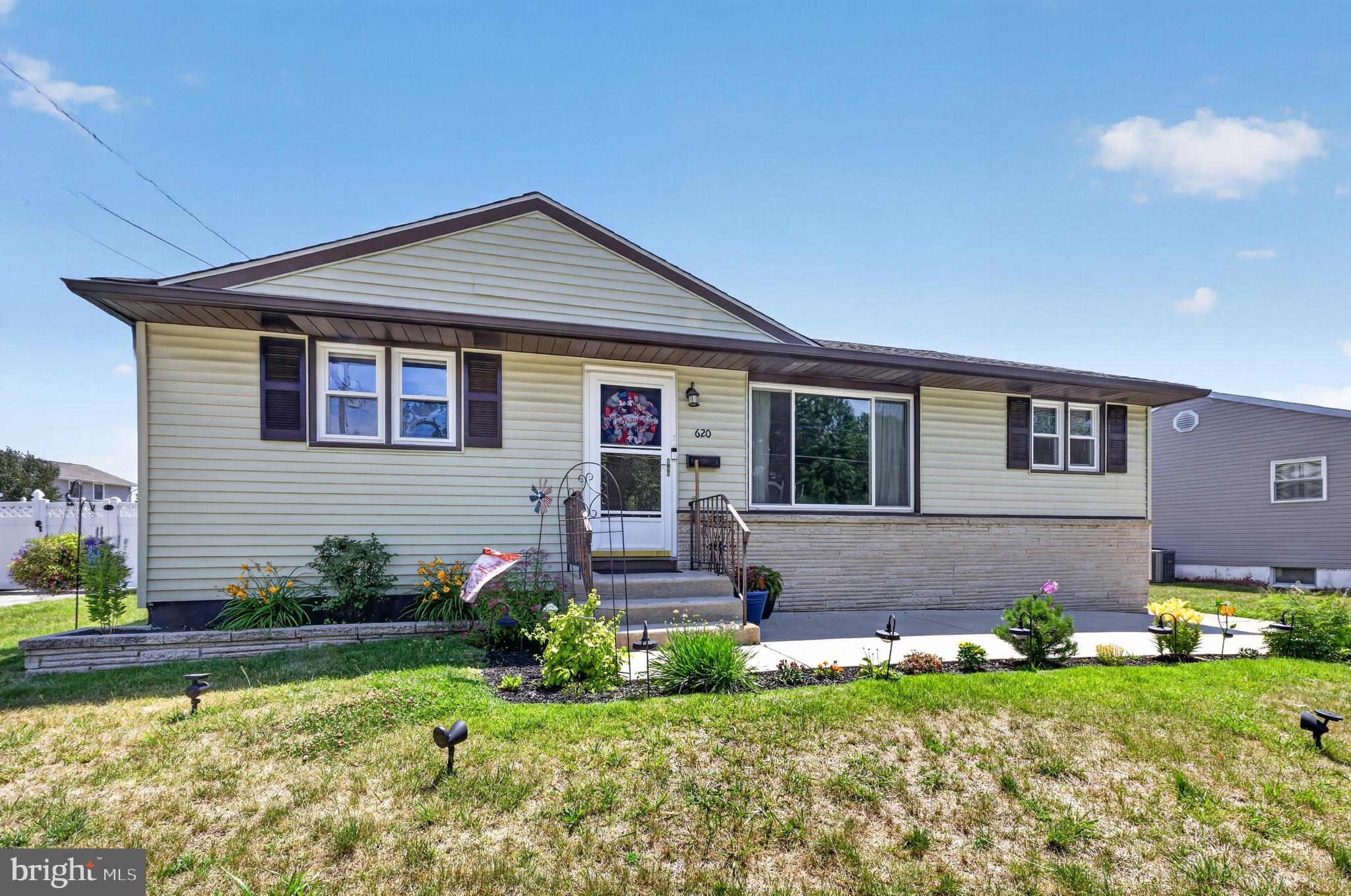 620 West 3rd Avenue Runnemede, NJ 08078 - Photo 2 of 30