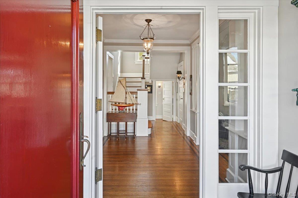 31 Emerson Road Larchmont, NY 10538 - Photo 2 of 43 A glassed front entry welcomes you in. Drop your things, hang your coat and you are home!