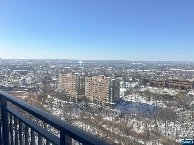 $2,992 | 1275 15th Street, Unit 19C, Fort Lee, NJ 07024