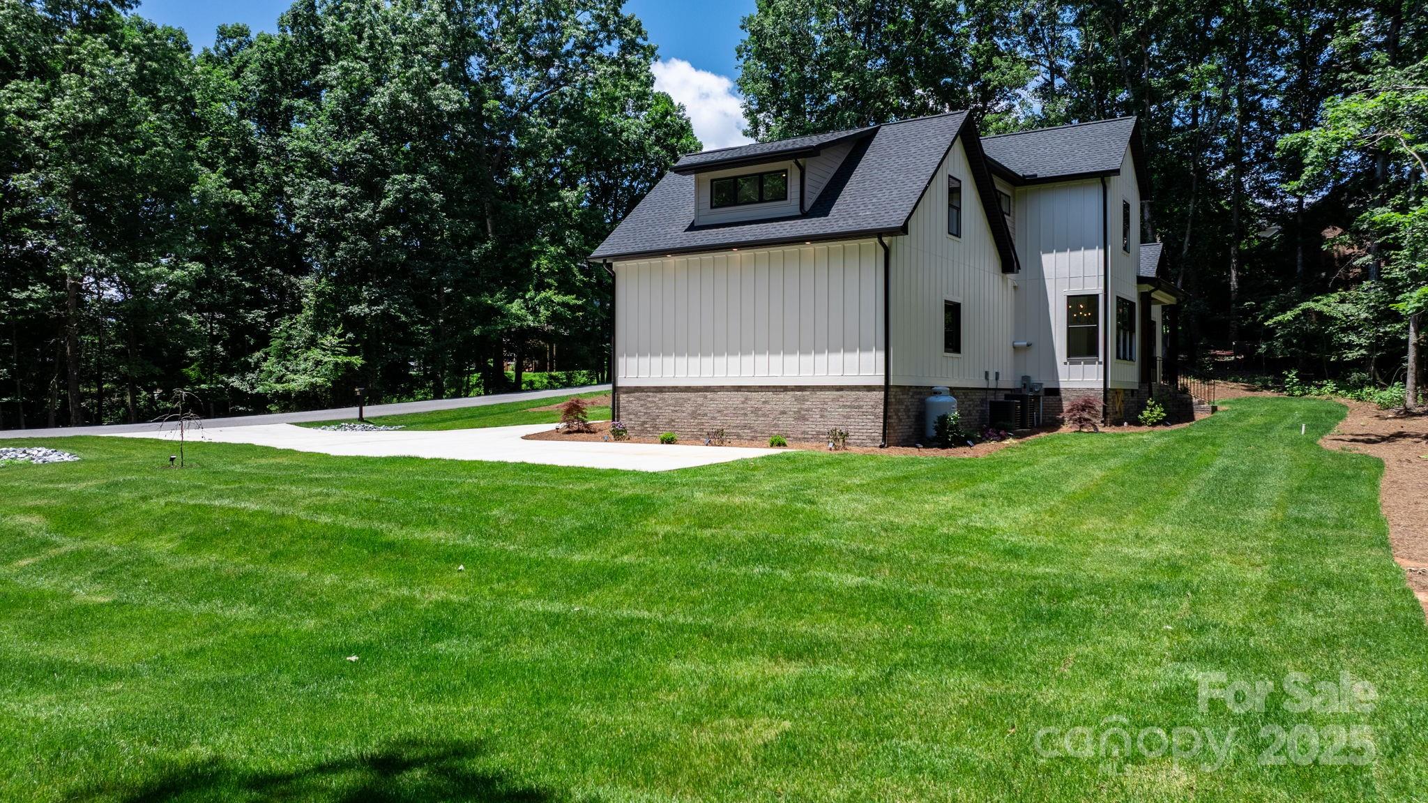 111 Greens Road Granite Falls, NC 28630 - Photo 9 of 38 Gallery Image 9