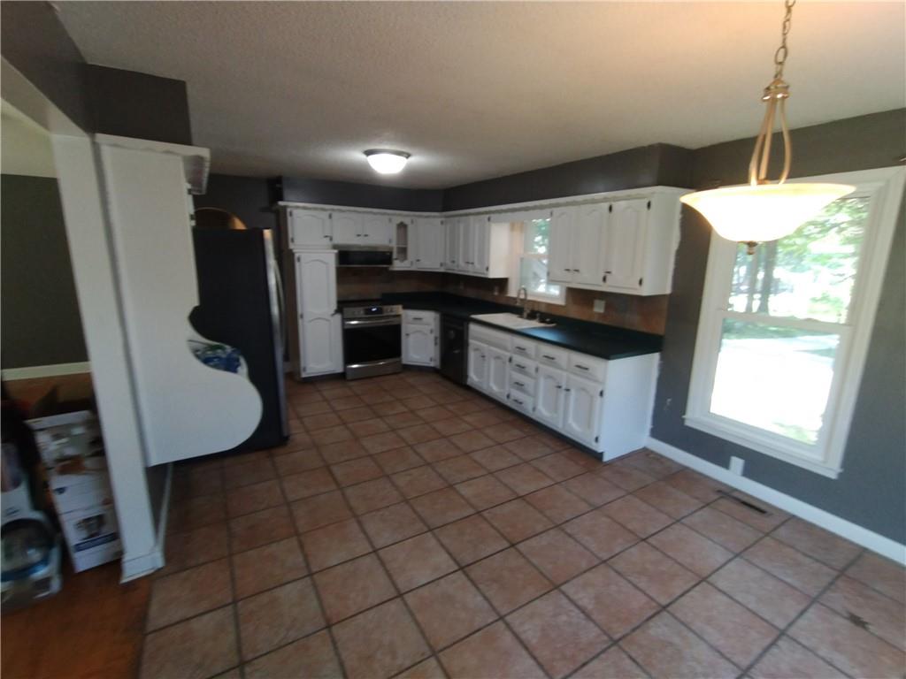 16405 Spring Valley Road Belton, MO 64012 - Photo 8 of 24 Gallery Image 8