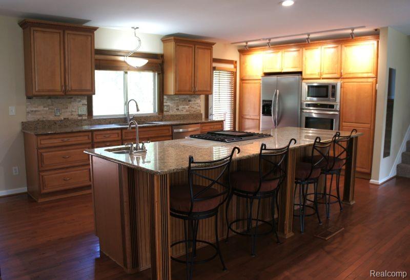 1616 Mark Hopkins Road Bloomfield Hills, MI 48302 - Photo 10 of 24