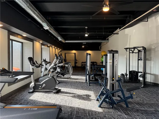 $2,100 | 327 Pine Street, Unit 4006, Pawtucket, RI 02860