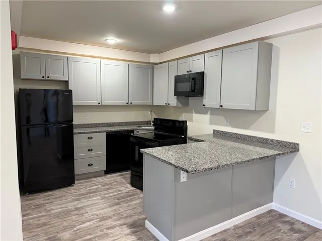 $2,100 | 327 Pine Street, Unit 4006, Pawtucket, RI 02860