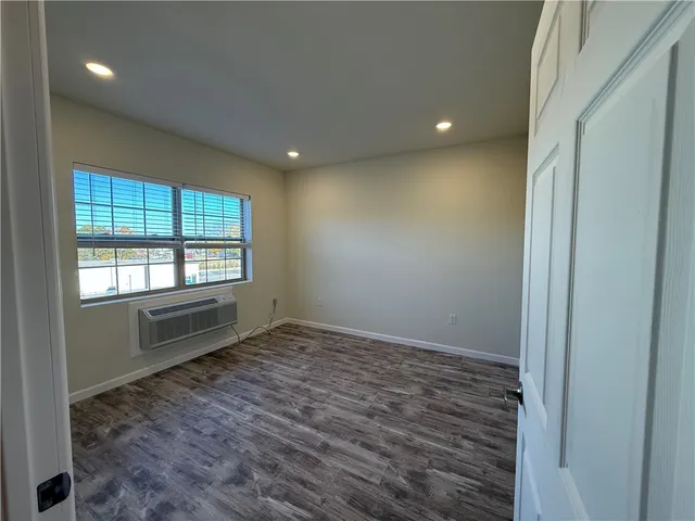 $2,100 | 327 Pine Street, Unit 4006, Pawtucket, RI 02860