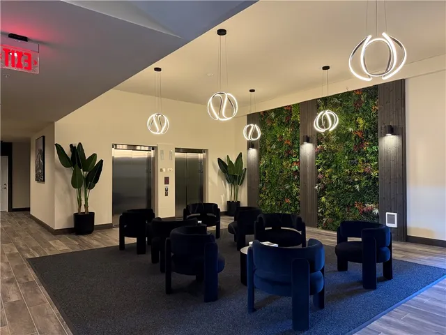 $2,100 | 327 Pine Street, Unit 4006, Pawtucket, RI 02860