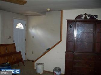 42 Newell Road Leesburg, NJ 08327 - Photo 7 of 12 Living Room