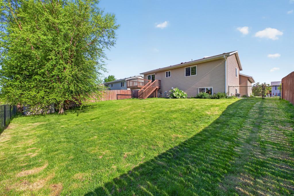 5920 Belfry Lane Northwest Rochester, MN 55901 - Photo 3 of 23