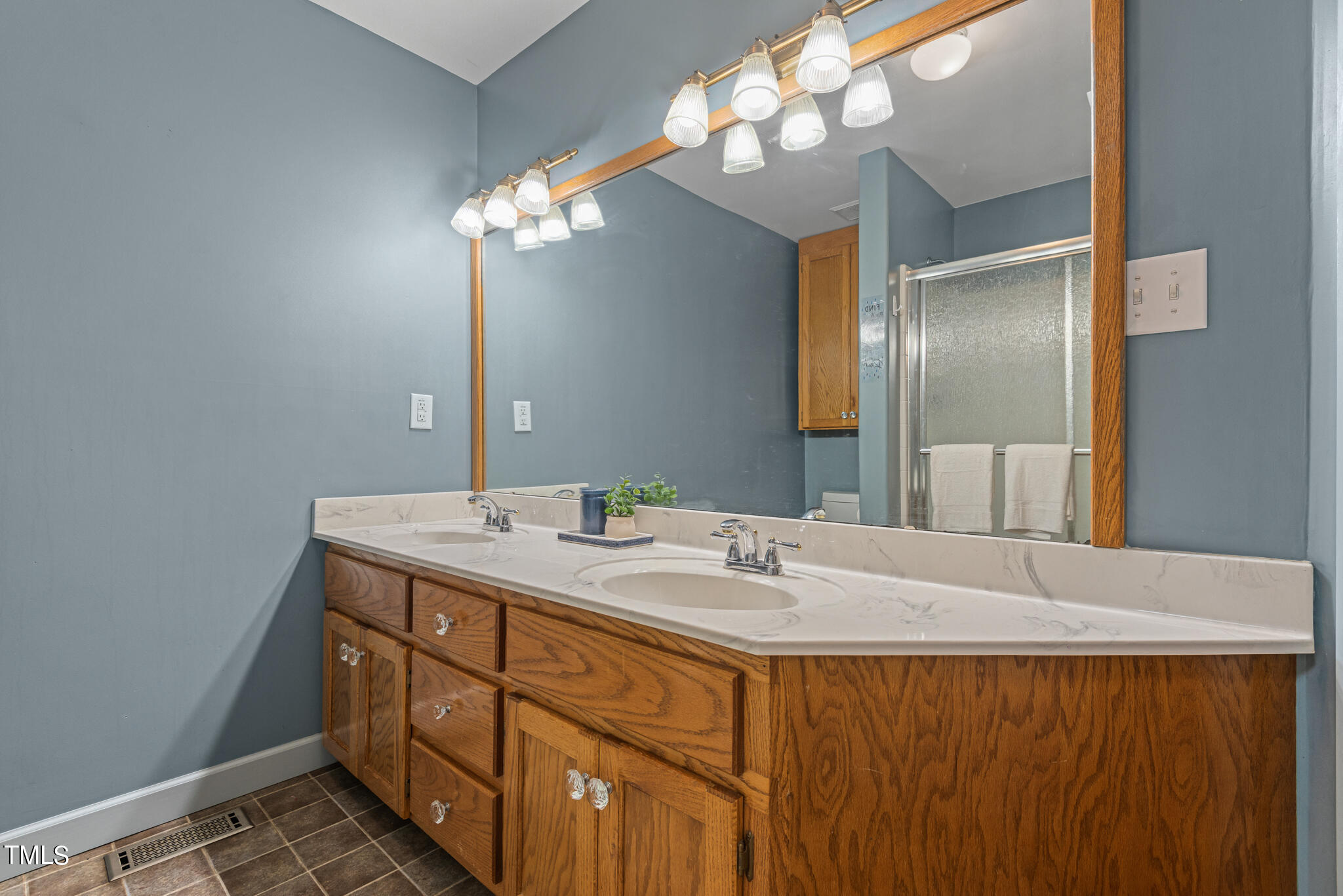 5613 Preston Place Raleigh, NC 27604 - Photo 18 of 34 DSC_0301