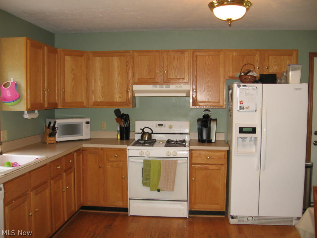 1724 Edgefield Road Lyndhurst, OH 44124 - Photo 12 of 15 spacious kitchen with great storage