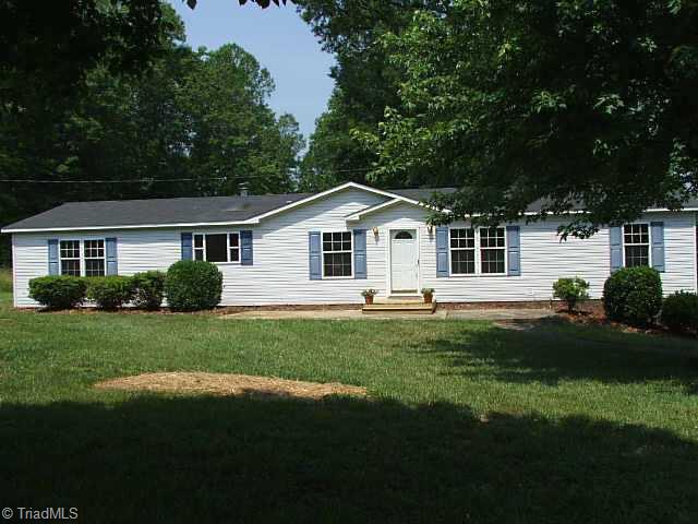 1479 King Road Pinnacle, NC 27043 - Photo 1 of 9 Exterior Front.
