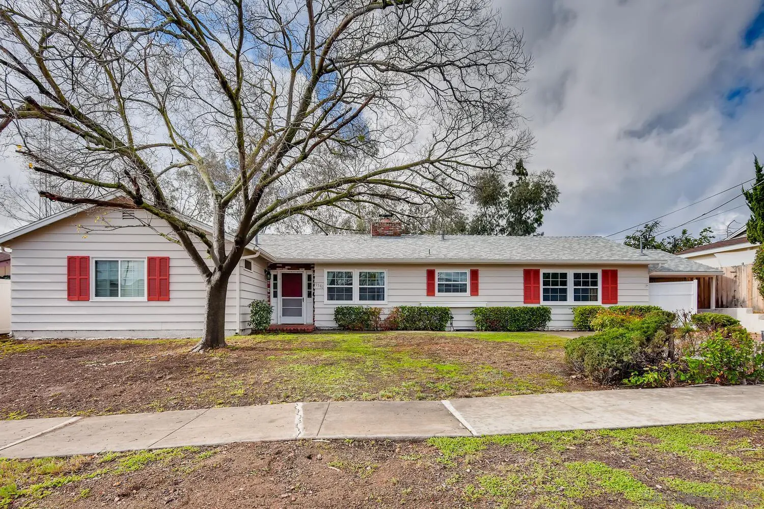 front view of house with a yard