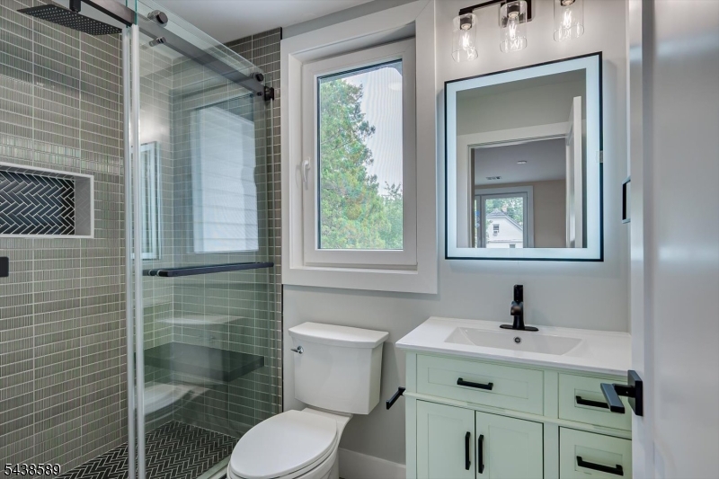 54 Nevsky Street Edison, NJ 08820 - Photo 44 of 47