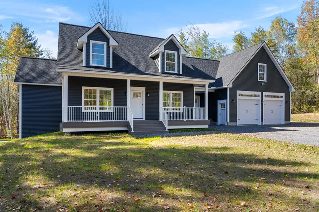 $750,000 | 26 Peggy Lane, Manchester, ME 04351