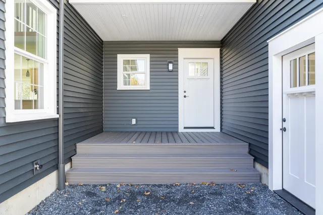 $750,000 | 26 Peggy Lane, Manchester, ME 04351