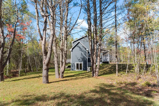 $750,000 | 26 Peggy Lane, Manchester, ME 04351