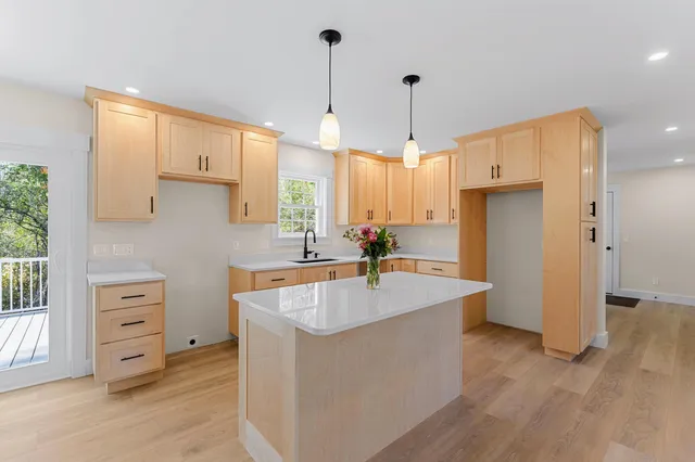 $750,000 | 26 Peggy Lane, Manchester, ME 04351