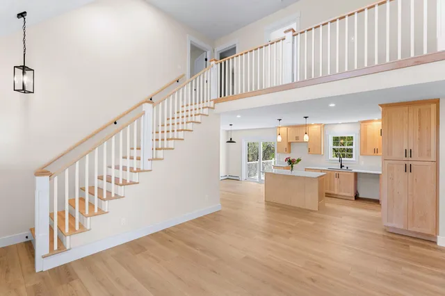 $750,000 | 26 Peggy Lane, Manchester, ME 04351