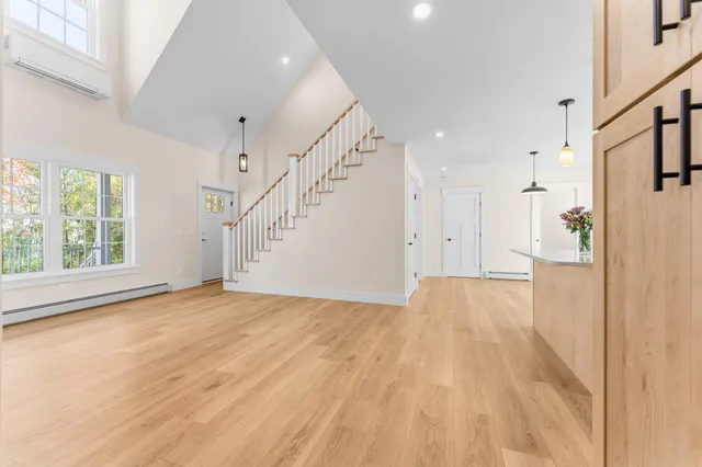 $750,000 | 26 Peggy Lane, Manchester, ME 04351