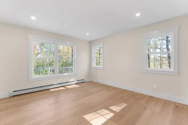 $750,000 | 26 Peggy Lane, Manchester, ME 04351