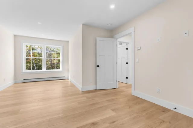 $750,000 | 26 Peggy Lane, Manchester, ME 04351