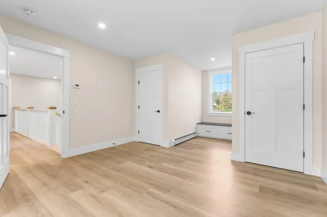 $750,000 | 26 Peggy Lane, Manchester, ME 04351