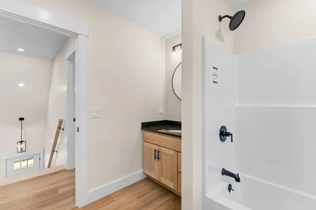 $750,000 | 26 Peggy Lane, Manchester, ME 04351