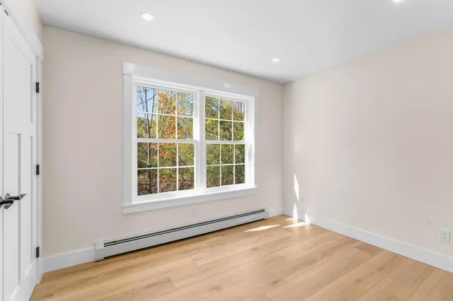 $750,000 | 26 Peggy Lane, Manchester, ME 04351