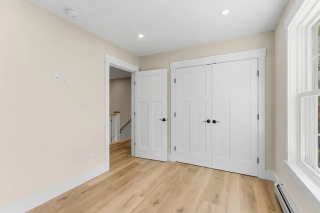 $750,000 | 26 Peggy Lane, Manchester, ME 04351