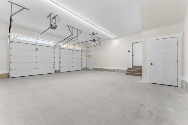 $750,000 | 26 Peggy Lane, Manchester, ME 04351