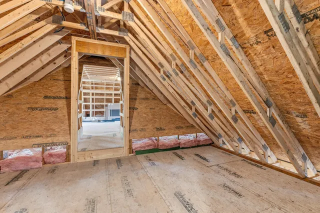 $750,000 | 26 Peggy Lane, Manchester, ME 04351