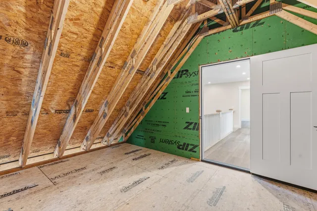 $750,000 | 26 Peggy Lane, Manchester, ME 04351